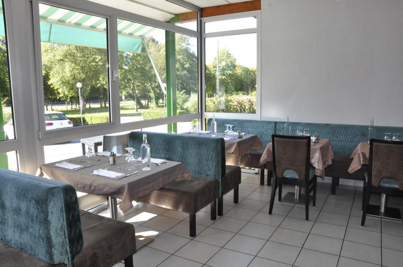Henri 4 Hotel Rostrenen Ngoại thất bức ảnh