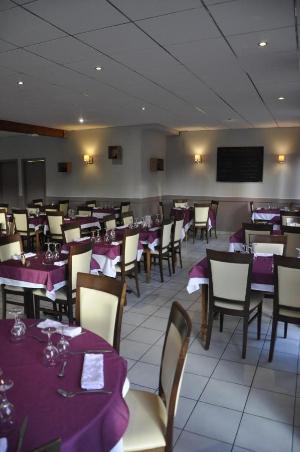 Henri 4 Hotel Rostrenen Ngoại thất bức ảnh