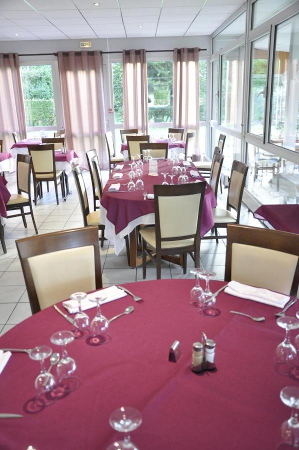 Henri 4 Hotel Rostrenen Ngoại thất bức ảnh