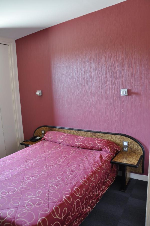 Henri 4 Hotel Rostrenen Ngoại thất bức ảnh